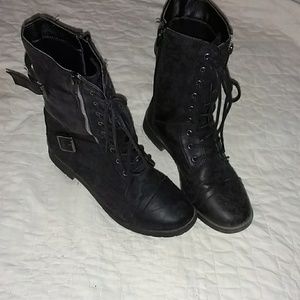 Combat boots